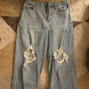 Ripped straight leg jean